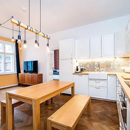 Elegant, Modern, 2-Bed Flat By Museum Of Prague Leilighet Eksteriør bilde