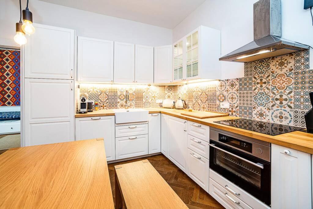 Elegant, Modern, 2-Bed Flat By Museum Of Prague Leilighet Eksteriør bilde