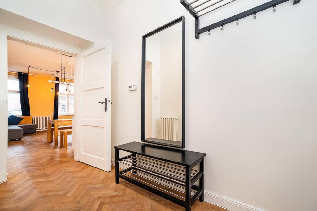 Elegant, Modern, 2-Bed Flat By Museum Of Prague Leilighet Eksteriør bilde