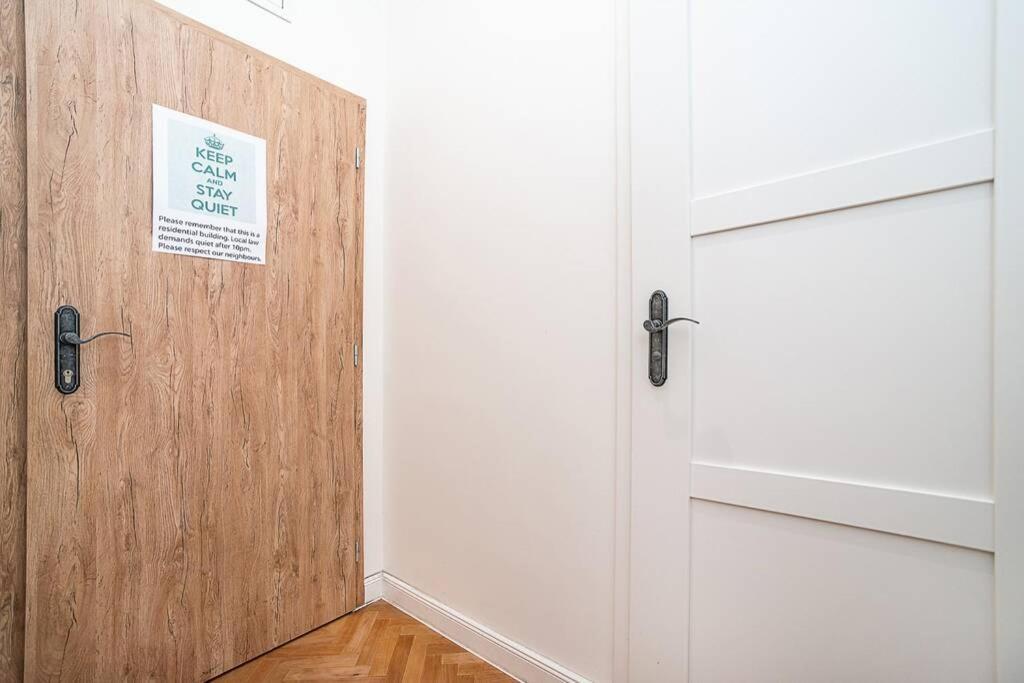 Elegant, Modern, 2-Bed Flat By Museum Of Prague Leilighet Eksteriør bilde